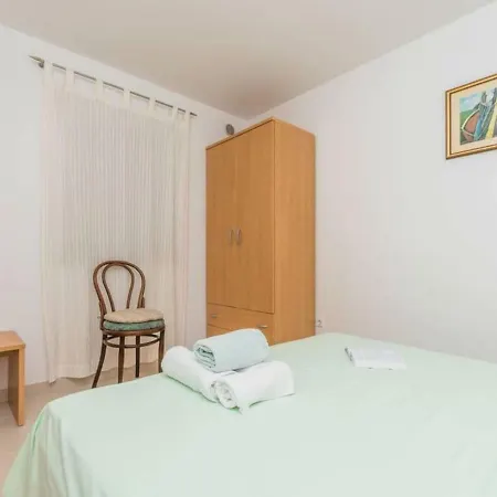 F-4 Apartment *